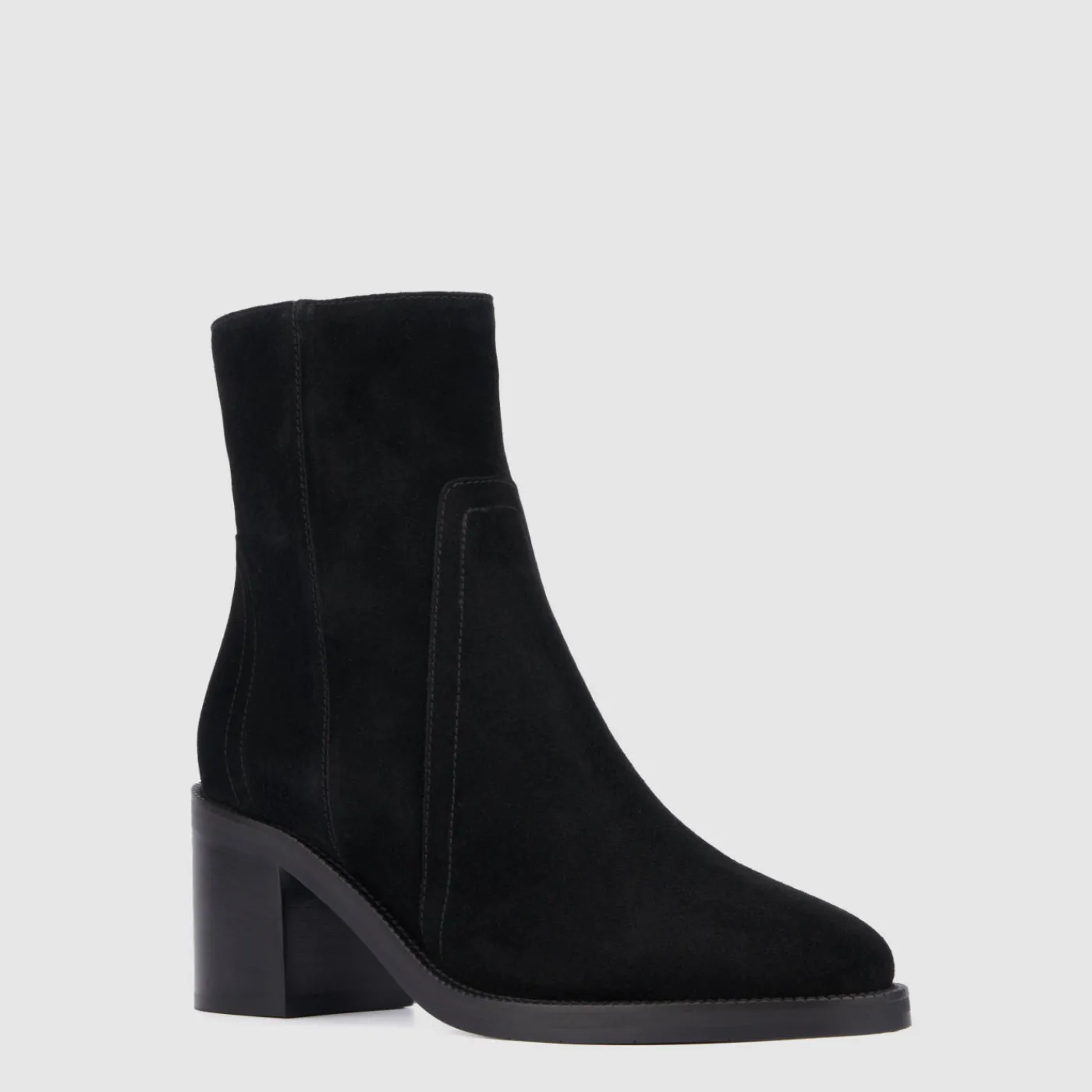 janella_1-4.webp Boots^Aquatalia Janella Black