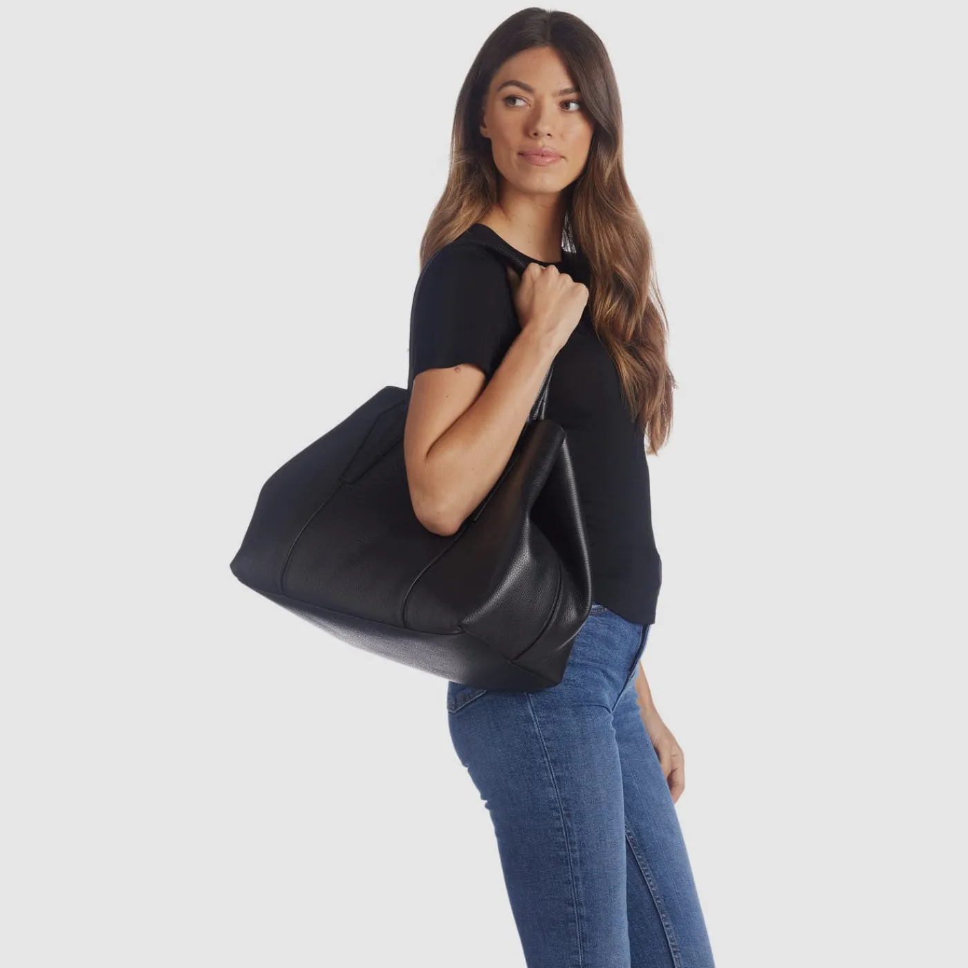 parma_carryall_4.webp Handbags^Aquatalia Parma Carryall Black