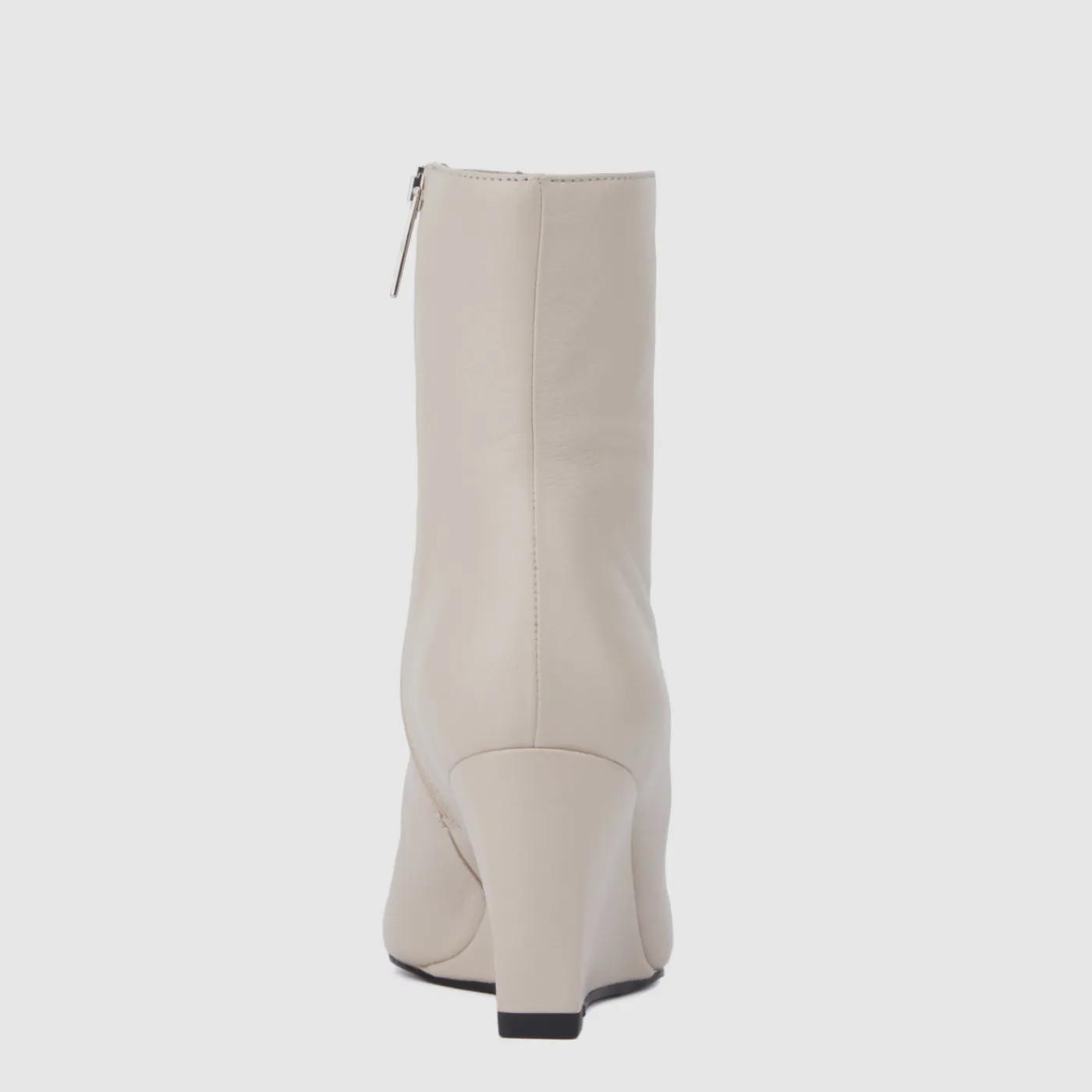 pauletta_3-1.webp Boots^Aquatalia Pauletta Ivory