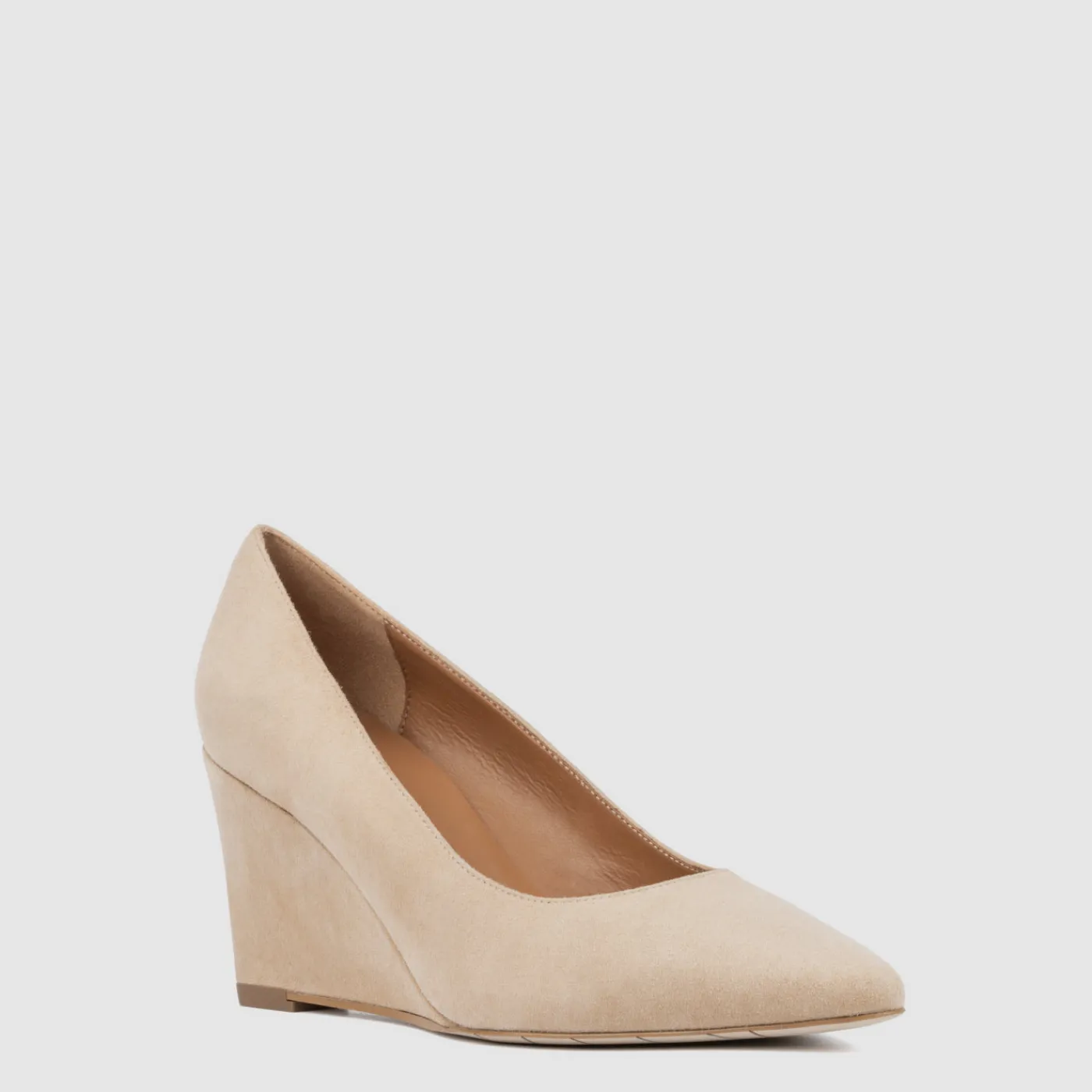 posie_1-1.webp Heels^Aquatalia Posie Almond
