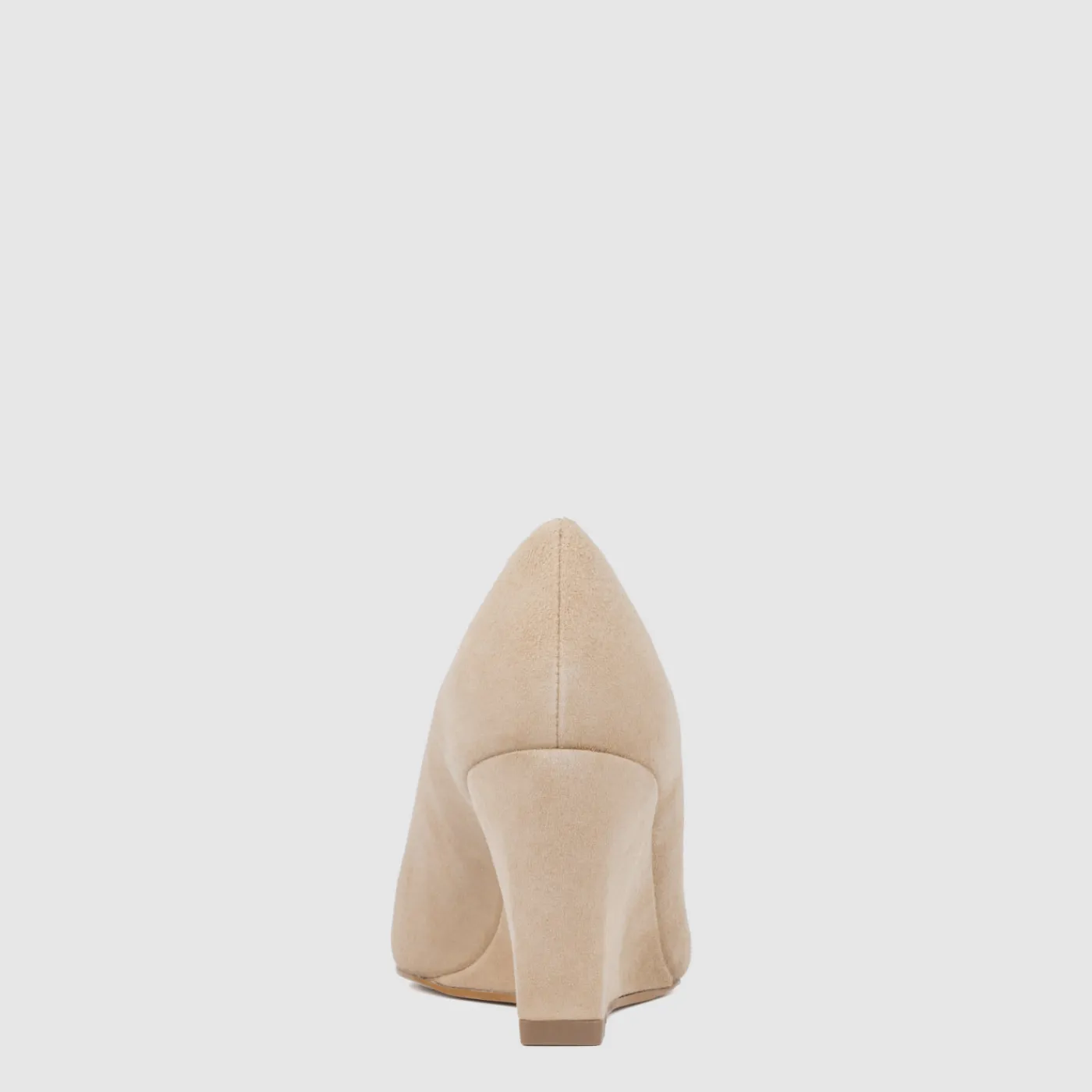 posie_3-1.webp Heels^Aquatalia Posie Almond