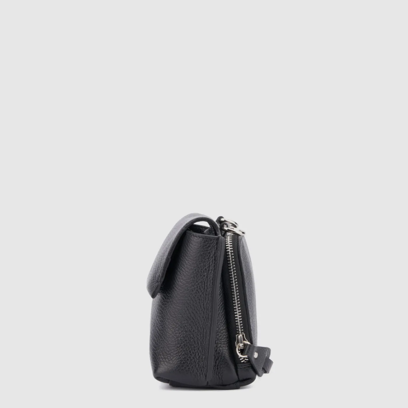 soho_crossbody_4-4.webp Handbags^Aquatalia Soho Crossbody Black pebbled