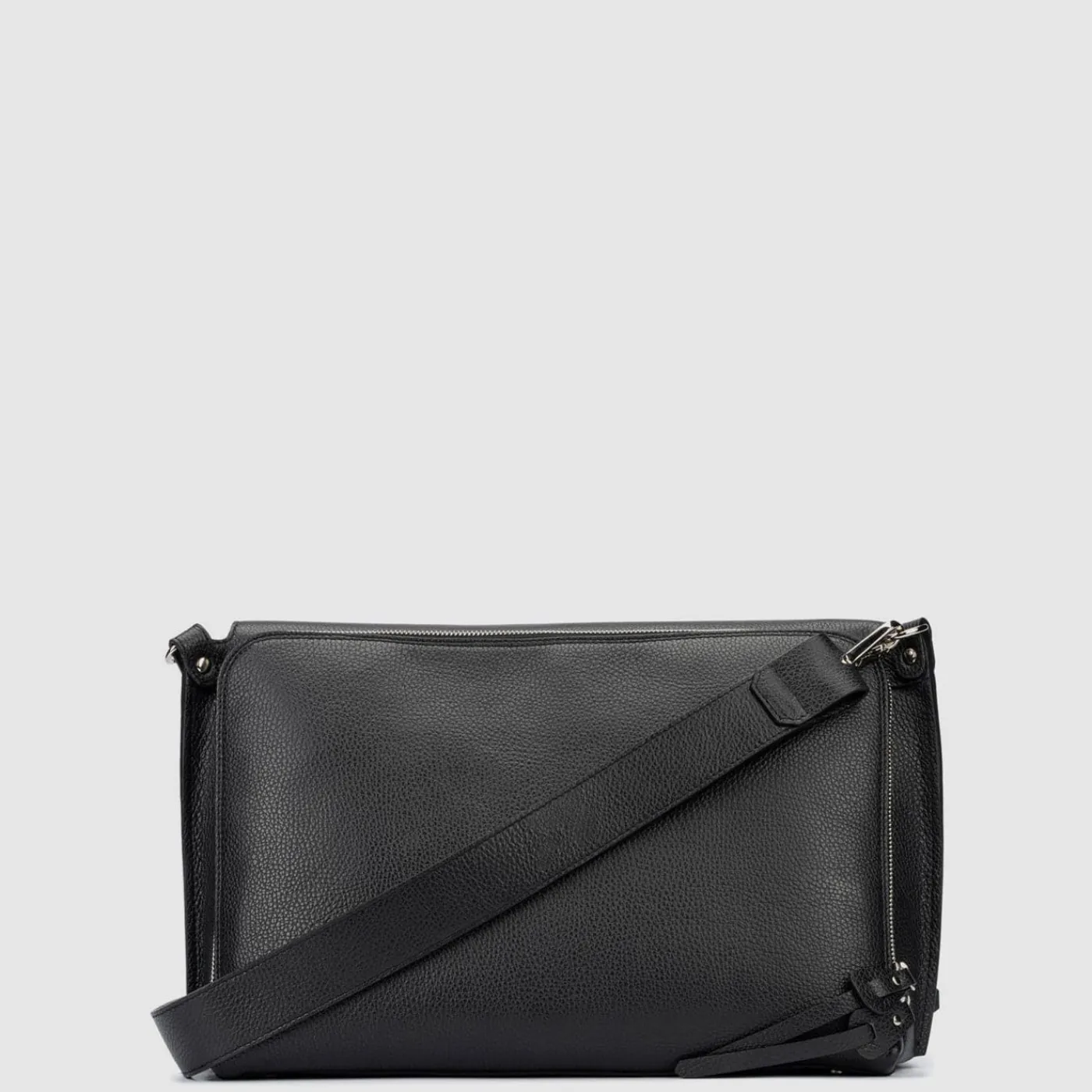 verona_messenger_2.webp Handbags^Aquatalia Verona Messenger Black
